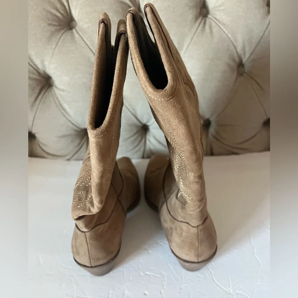 Style & Co. Woman’s Tan Western Boots, Good Condition, Size 9 - Picture 5 of 6